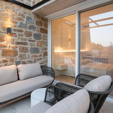 Hills 8 - Luxury With Pool Апарт-отель 4*