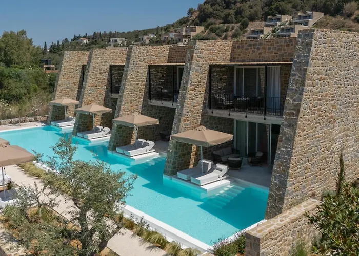 Hills 8 - Luxury With Pool 4* 吉亚洛瓦