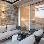 Hills 8 - Luxury With Pool Aparthotel 4*