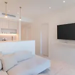 Hills 8 - Luxury With Pool Apartmanhotel 4*