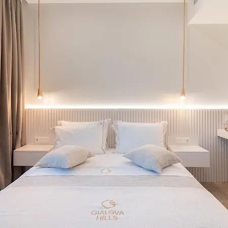 Aparthotel Hills 8 - Luxury With Pool 4*