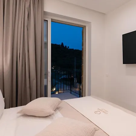 Aparthotel Hills 8 - Luxury With Pool Gialova