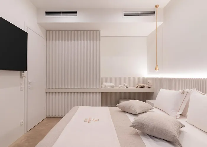 Hills 8 - Luxury With Pool 4*